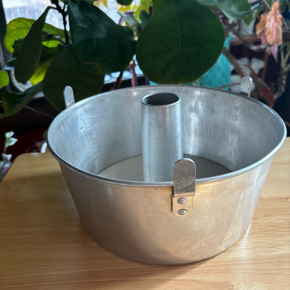 Vibtage Aluminum Tube Angelfood Cake Pan